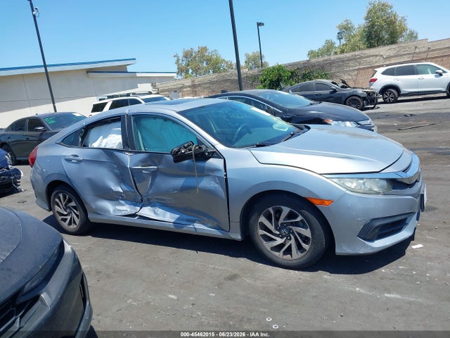 صورة مصغرة 13 لـ 2016 Honda CIVIC EX