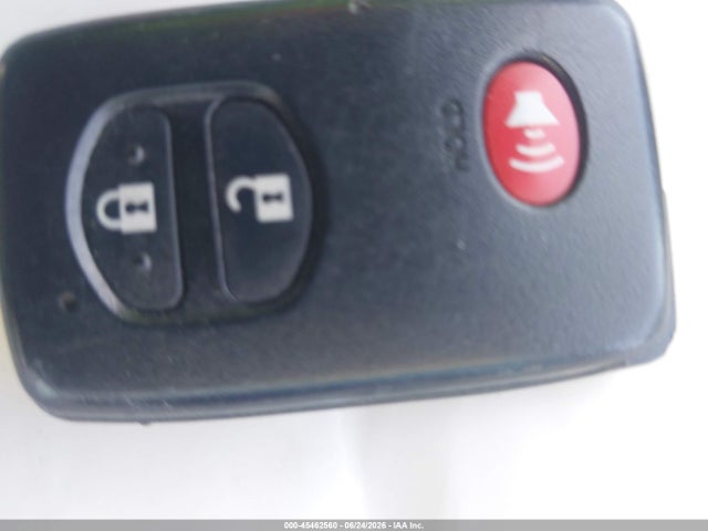 2010 Toyota PRIUS II — миниатюра 11