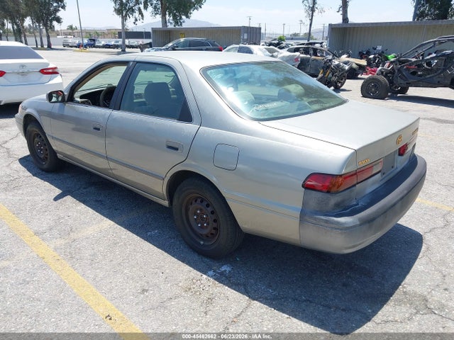 1998 Toyota CAMRY LE 照片 3