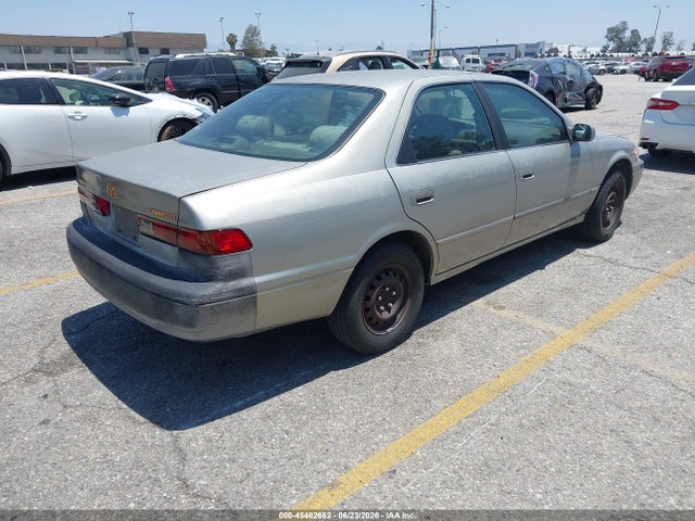 1998 Toyota CAMRY LE 照片 4