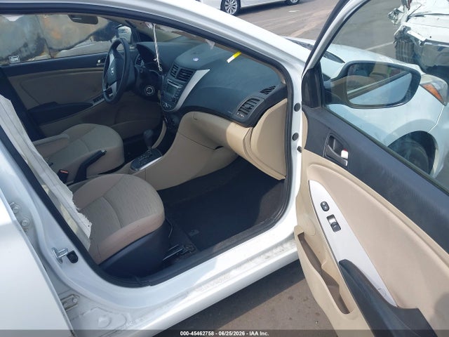2017 Hyundai ACCENT SE — фото 5