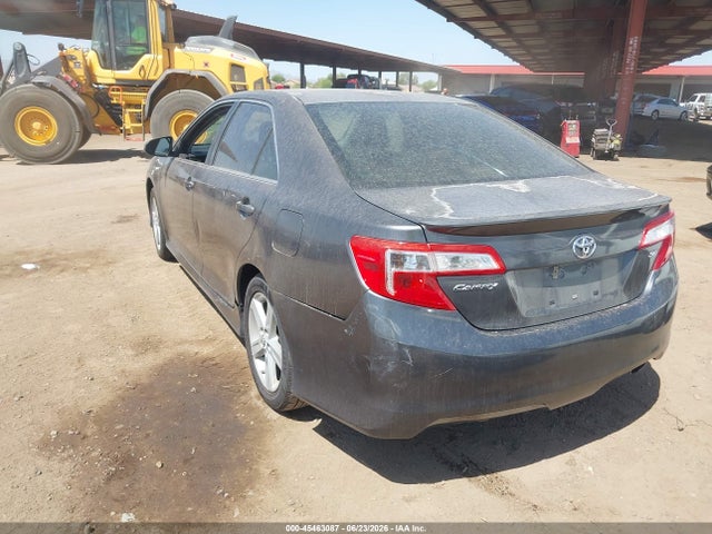 2013 Toyota CAMRY SE photo 3