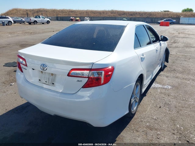 2013 Toyota CAMRY SE photo 4