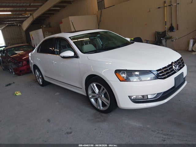 2012 Volkswagen PASSAT 2.0L TDI SE — фото 1