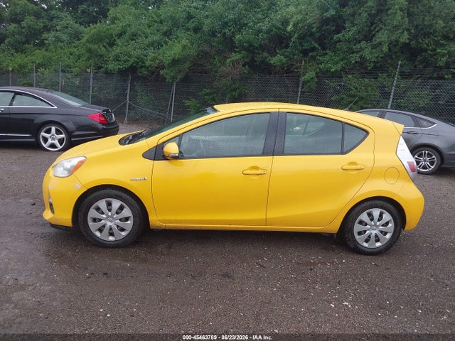 2014 Toyota PRIUS C TWO 缩略图 14