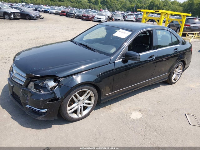 صورة 2 لـ 2013 Mercedes-BENZ C 300 SPORT 4MATIC
