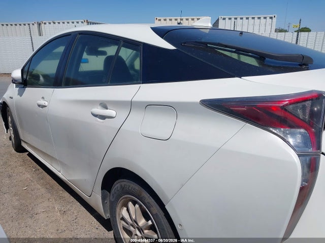 2018 Toyota PRIUS TWO thumbnail 15