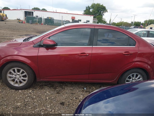 2017 Chevrolet SONIC LT AUTO — миниатюра 14