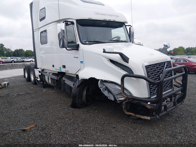 2023 VOLVO VN 