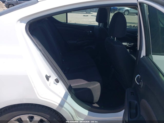 2017 Nissan VERSA 1.6 SV — фото 8