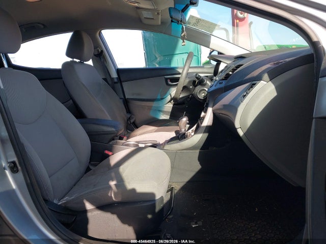 صورة 5 لـ 2016 Hyundai ELANTRA SE