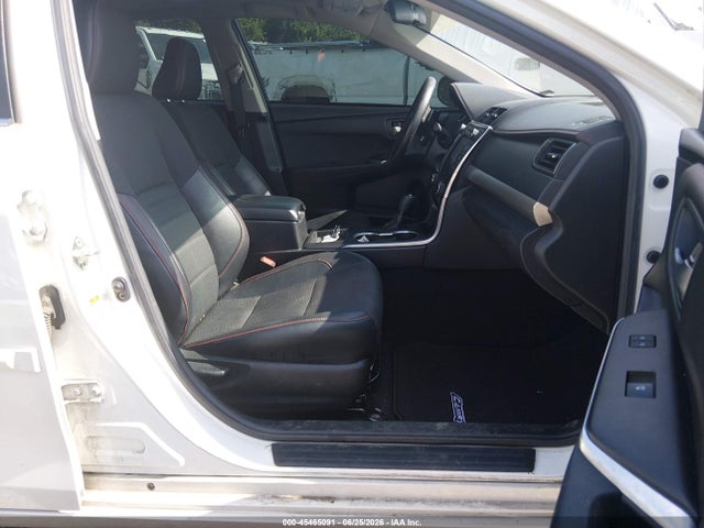 2017 Toyota CAMRY SE photo 5