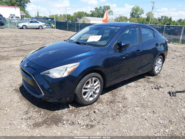 2017 Toyota YARIS IA photo 2