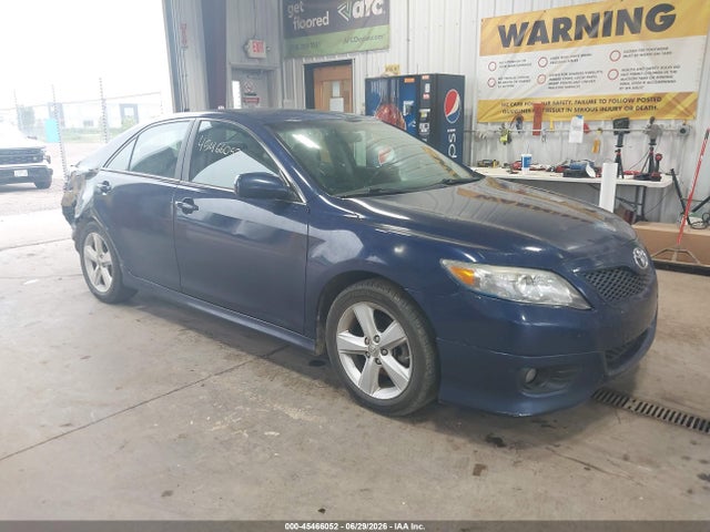 2011 TOYOTA CAMRY SE