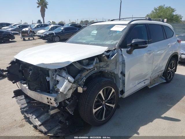 2022 TOYOTA HIGHLANDER XSE 2