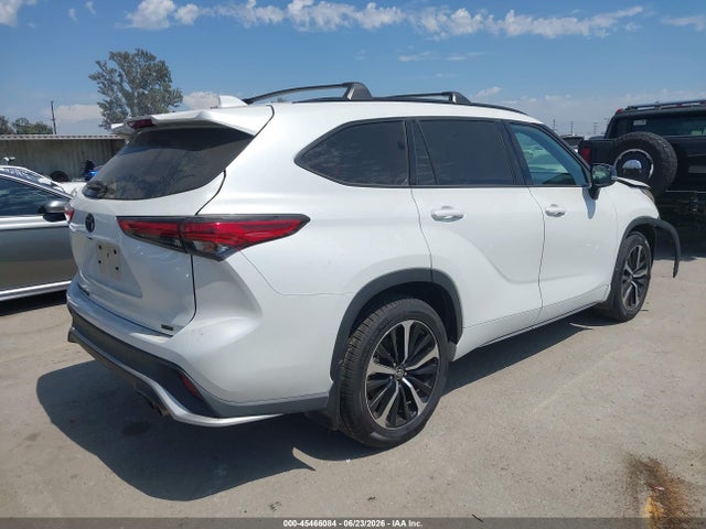 2022 TOYOTA HIGHLANDER XSE 4