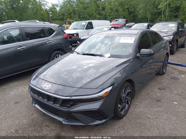 2025 Hyundai ELANTRA SEL SPORT photo 2