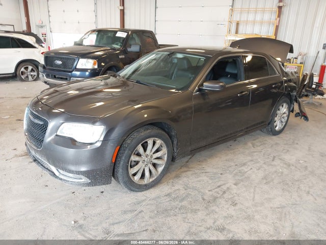 صورة 2 لـ 2017 Chrysler 300 LIMITED AWD