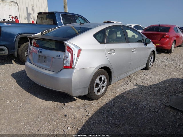2013 Toyota PRIUS THREE — фото 4