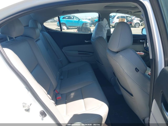 2015 Acura TLX photo 8
