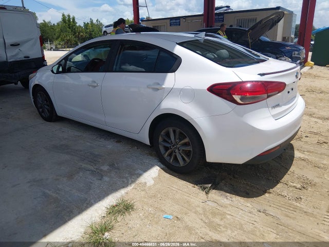 2017 KIA FORTE LX photo 3