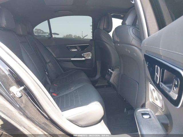 صورة 8 لـ 2024 Mercedes-BENZ C 300