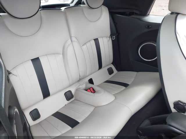 صورة 8 لـ 2014 MINI CONVERTIBLE COOPER S
