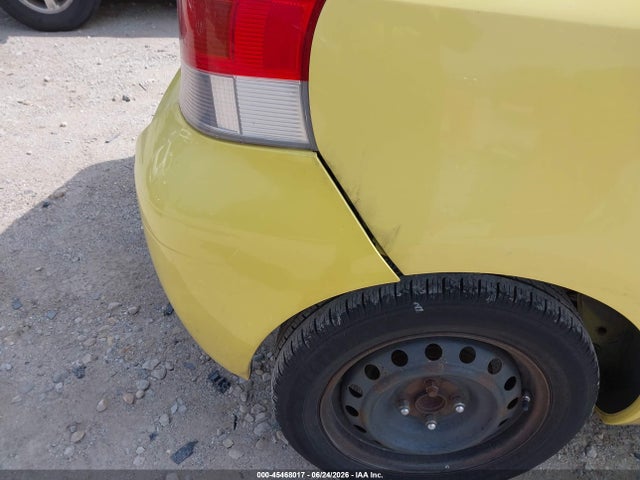 2009 Toyota YARIS photo 6