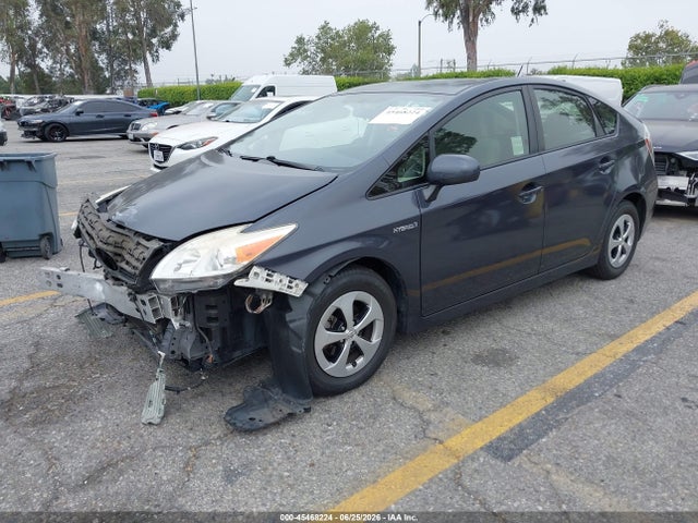 صورة 2 لـ 2015 Toyota PRIUS TWO