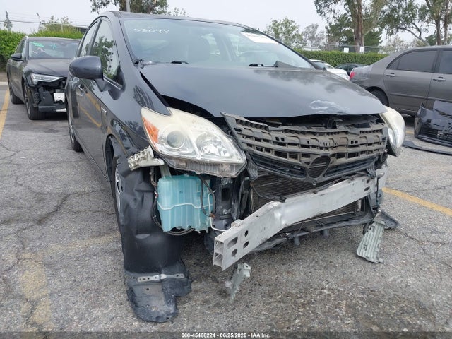 صورة 6 لـ 2015 Toyota PRIUS TWO
