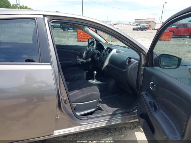 2016 Nissan VERSA 1.6 SV 照片 5