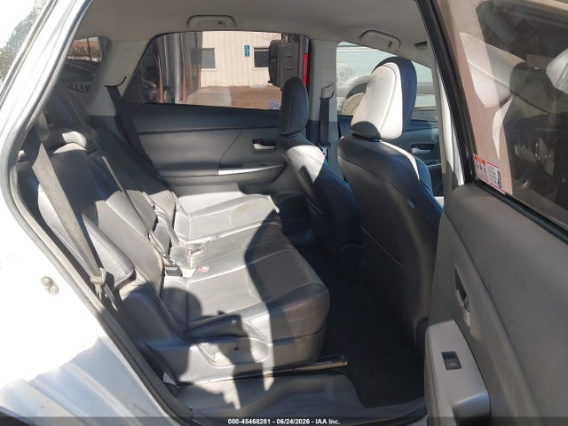 صورة 8 لـ 2013 Toyota PRIUS V FIVE