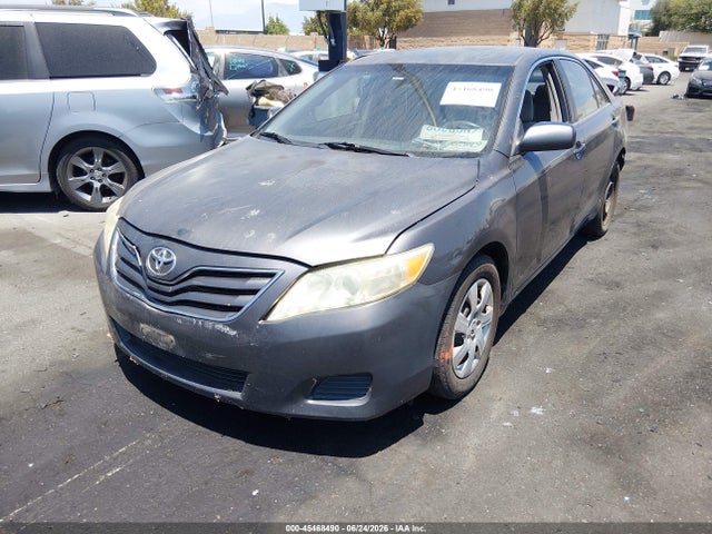 2011 Toyota CAMRY LE photo 2
