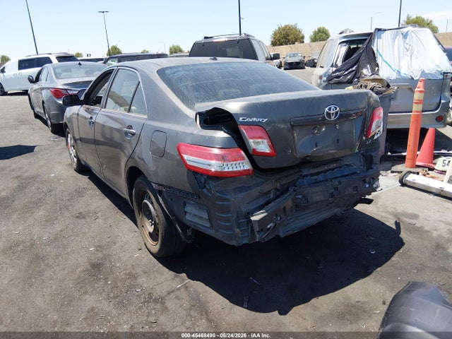 2011 Toyota CAMRY LE photo 3