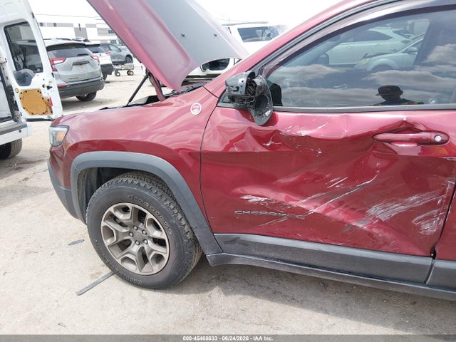 2019 JEEP CHEROKEE TRAILHAWK 4X4 6