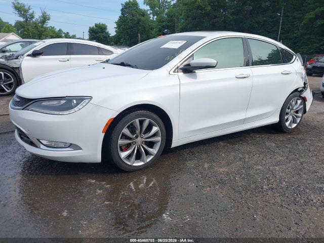 2015 Chrysler 200 C — фото 2