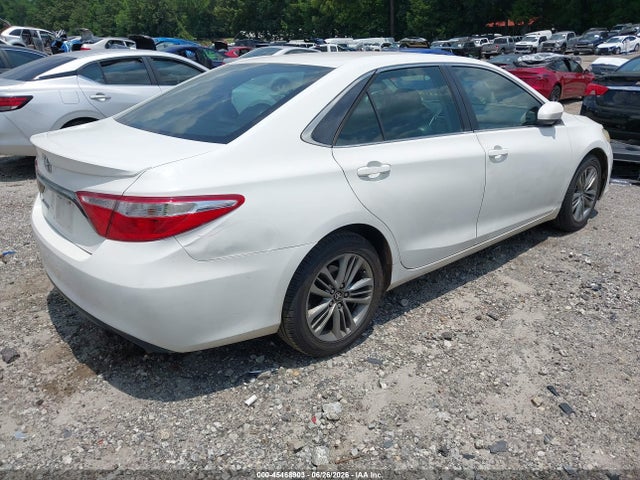 2015 Toyota CAMRY SE 照片 4