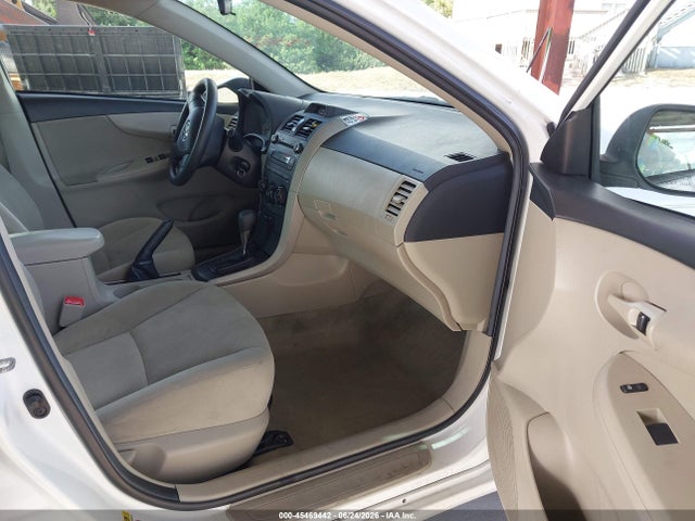 2013 Toyota COROLLA L photo 5