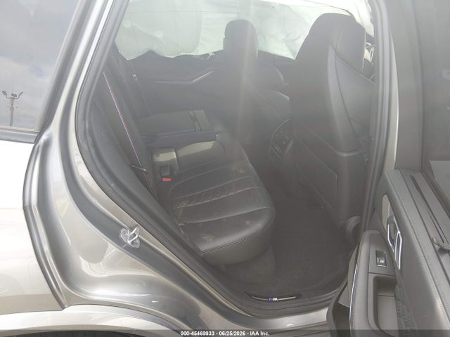 2023 BMW X5 M 8
