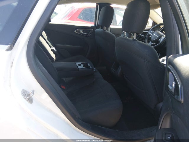 صورة 8 لـ 2016 Chrysler 200 LIMITED