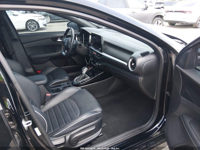 2023 KIA FORTE GT-LINE 5