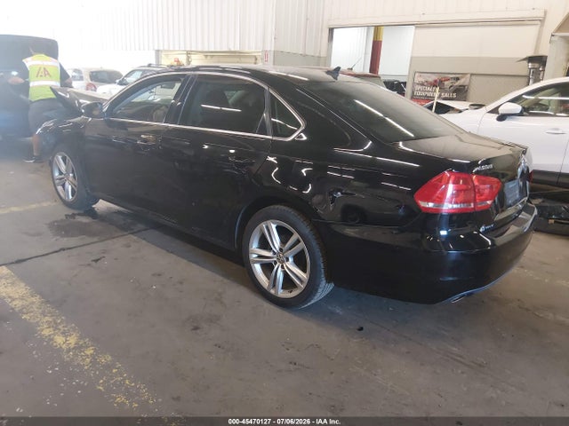 2015 Volkswagen PASSAT 2.0L TDI SE — фото 3