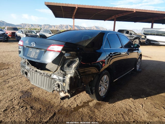 2014 Toyota CAMRY LE photo 4