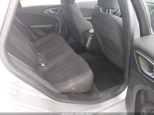 صورة 8 لـ 2015 Chrysler 200 LIMITED
