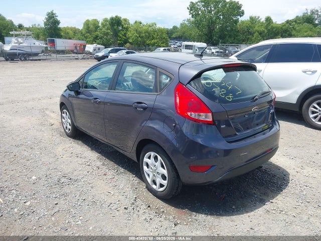 2013 FORD FIESTA SE photo 3
