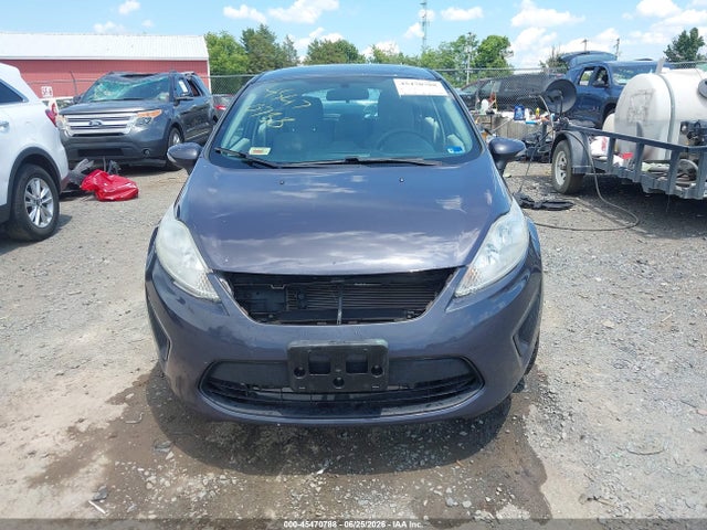 2013 FORD FIESTA SE photo 6