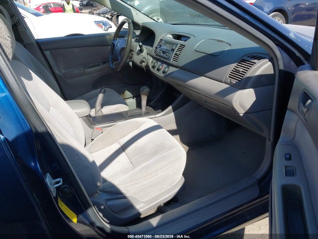 2002 Toyota CAMRY LE photo 5