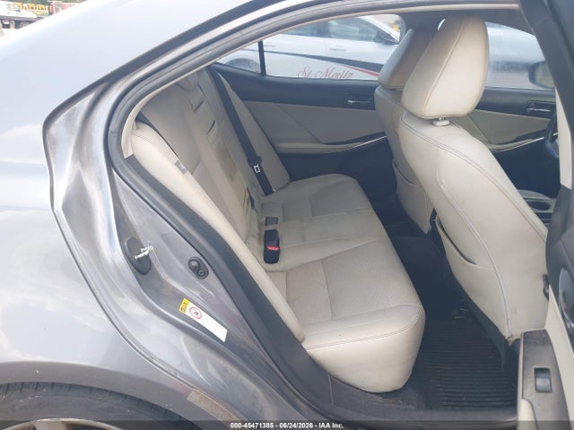 صورة 8 لـ 2014 Lexus IS 250