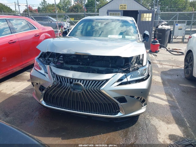 صورة مصغرة 13 لـ 2019 Lexus ES 300H LUXURY