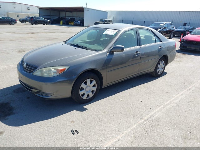 2004 Toyota CAMRY LE photo 2